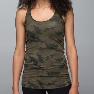 Lululemon Camo Racerback Tank Sz 6